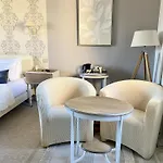 Le Clos De La Barre - Maison De Charme Au Calme -a 10 Min Des Plages Du Debarquement - Petit-dejeuner Maison 4*