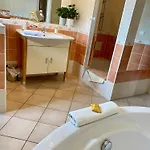 Le Clos De La Barre - Maison De Charme Au Calme -a 10 Min Des Plages Du Debarquement - Petit-dejeuner Maison Frühstückspension 4*