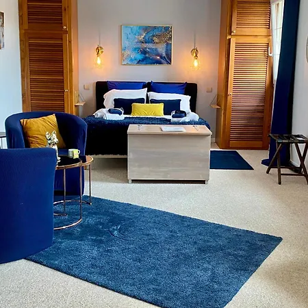 Le Clos De La Barre - Maison De Charme Au Calme -A 10 Min Des Plages Du Debarquement - Petit-Dejeuner Maison Отель типа 