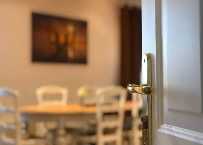 Le Clos De La Barre - Maison De Charme Au Calme -A 10 Min Des Plages Du Debarquement - Petit-Dejeuner Maison Отель типа 