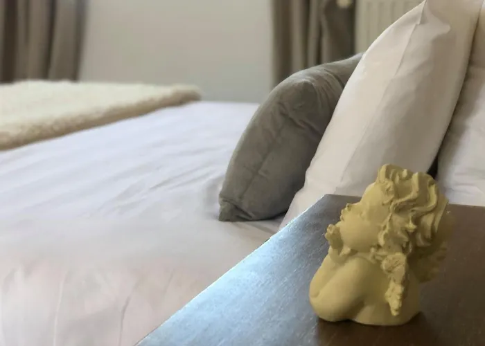 Le Clos De La Barre - Maison De Charme Au Calme -A 10 Min Des Plages Du Debarquement - Petit-Dejeuner Maison