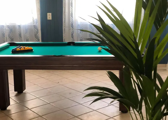 Le Clos De La Barre - Maison De Charme Au Calme -A 10 Min Des Plages Du Debarquement - Petit-Dejeuner Maison Отель типа 