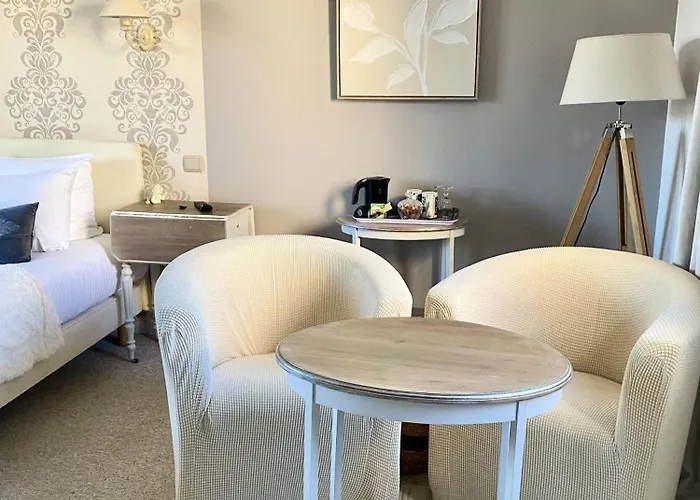 Le Clos De La Barre - Maison De Charme Au Calme -A 10 Min Des Plages Du Debarquement - Petit-Dejeuner Maison 4*