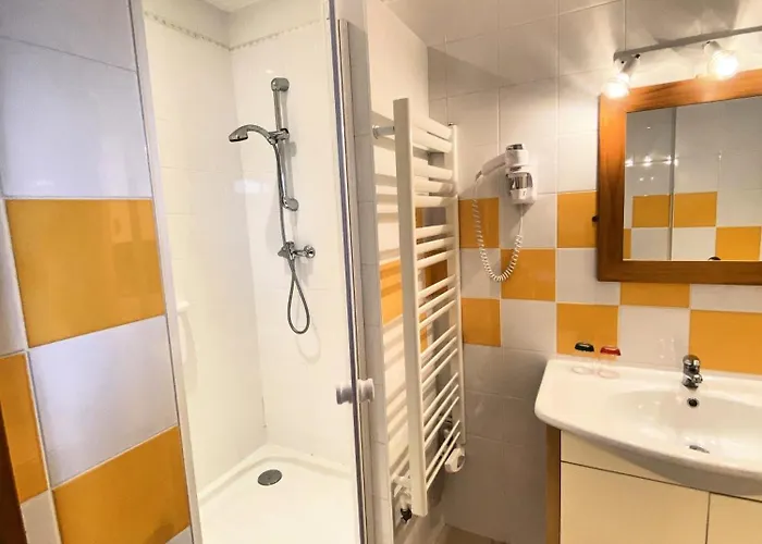 Le Clos De La Barre - Maison De Charme Au Calme -A 10 Min Des Plages Du Debarquement - Petit-Dejeuner Maison 4* Basly