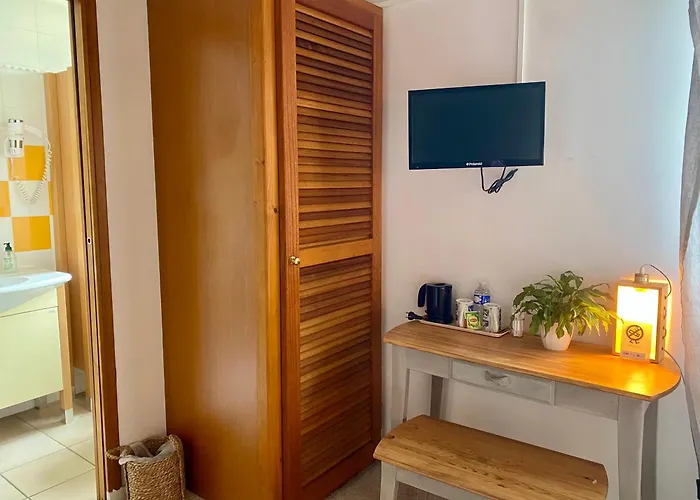 Le Clos De La Barre - Maison De Charme Au Calme -A 10 Min Des Plages Du Debarquement - Petit-Dejeuner Maison 4*