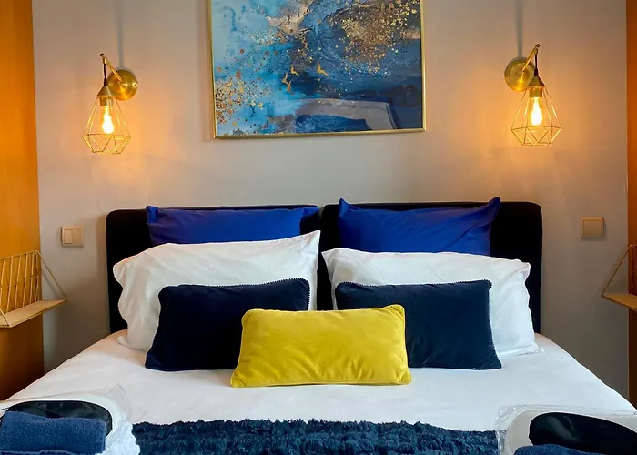 Le Clos De La Barre - Maison De Charme Au Calme -A 10 Min Des Plages Du Debarquement - Petit-Dejeuner Maison