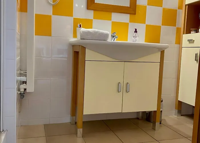 Le Clos De La Barre - Maison De Charme Au Calme -A 10 Min Des Plages Du Debarquement - Petit-Dejeuner Maison Отель типа 